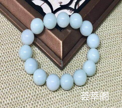 翡翠佛珠手串.jpg?x-oss-process=image/auto-orient,1/quality,q_90/watermark,image_dXBsb2Fkcy93YXRlcl9tYXJrL2ppdXl1LnBuZz94LW9zcy1wcm9jZXNzPWltYWdlL3Jlc2l6ZSxQXzM1L2JyaWdodCw4NA,x_12,y_18