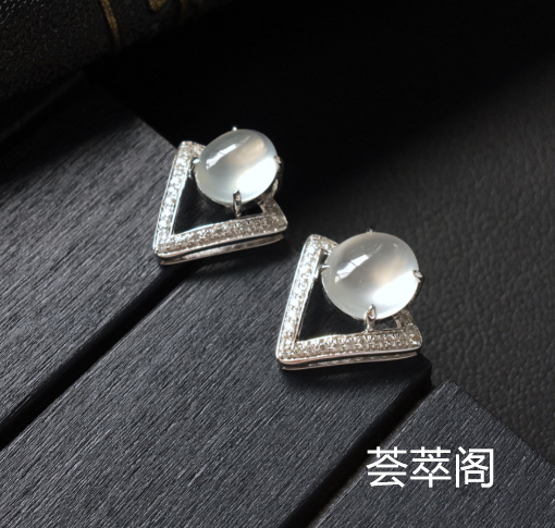 欧美风翡翠耳饰3.png?x-oss-process=image/auto-orient,1/quality,q_90/watermark,image_dXBsb2Fkcy93YXRlcl9tYXJrL2ppdXl1LnBuZz94LW9zcy1wcm9jZXNzPWltYWdlL3Jlc2l6ZSxQXzM1L2JyaWdodCw4NA,x_12,y_18
