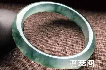 冰种飘绿翡翠手镯