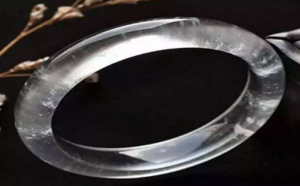 水沫子和翡翠有什么区别？鉴定水沫子最快最有效的方法