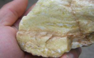 翡翠a货是什么意思？鉴别A货翡翠的方法有哪些？