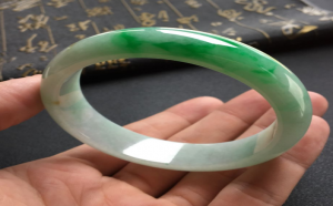缅甸买翡翠便宜吗？这种念头要趁早打消！