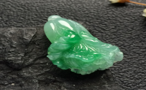 冰糯种翡翠如何鉴别真假？赶紧看过来！