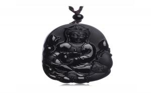 黑曜石吊坠戴在脖子上好吗？附黑曜石吊坠佩戴禁忌