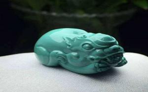 绿松石果冻料具有什么特点？适合盘玩吗？