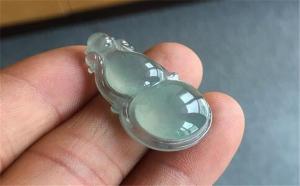 晴水翡翠属于什么档次？怎样判断晴水翡翠的价值？