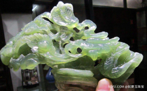 蛇纹石玉雕龙价值如何？市场拍卖价可过百万？
