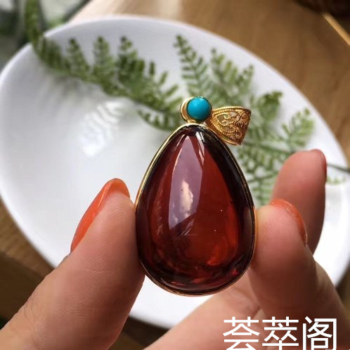 欧洲经典皇家工艺极品血珀镶嵌吊坠