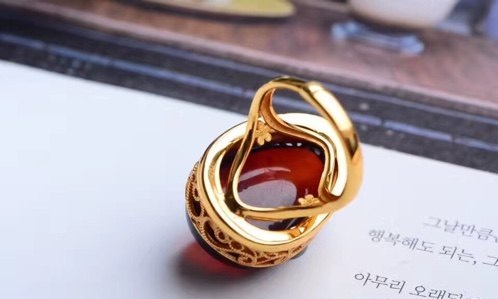 欧洲皇家工艺极品血珀戒指