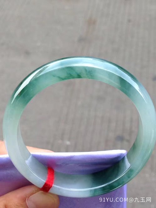 翡翠A货飘花翡翠手镯
