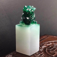 糯种浓绿貔貅印章翡翠摆件