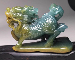 【麒麟】黄加蓝糯种翡翠摆件