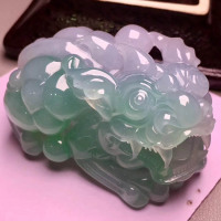 【貔貅】冰糯种飘绿翡翠摆件