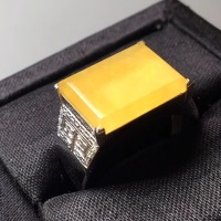 冰种黄翡马鞍戒指