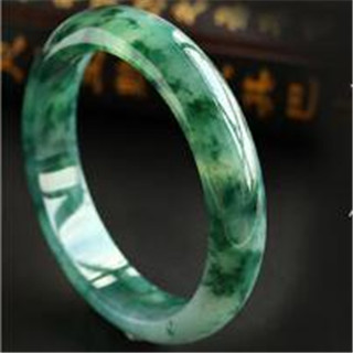 高冰种翡翠手镯属于什么档次