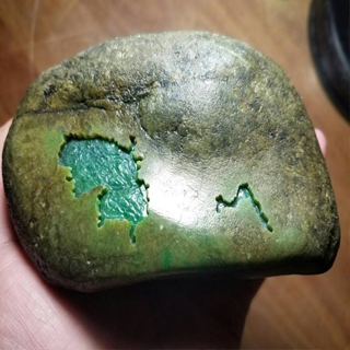 哪个场口的翡翠原石裂少