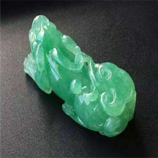 选翡翠的四个标准