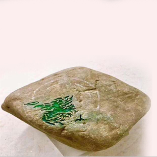 在翡翠原石上如何找色