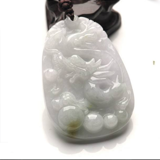 翡翠牛奶底的为啥不值钱