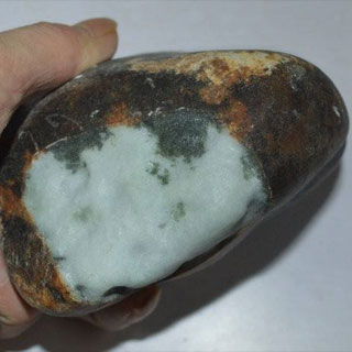 莫湾基原石那种皮壳最容易出高货