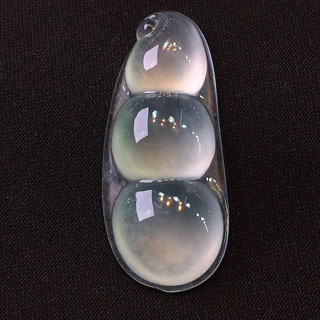 翡翠四季豆吊坠的寓意是什么