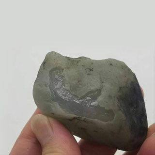 麻蒙场口翡翠原石特征