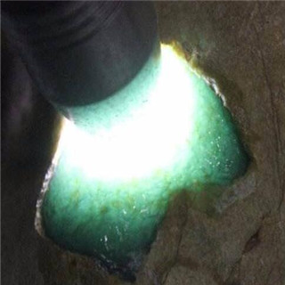 翡翠原石料怎么看
