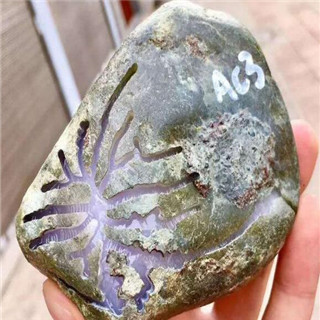 翡翠原石怎么扒皮