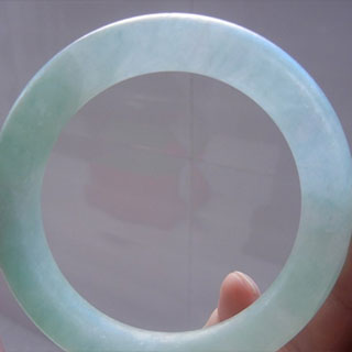 顶级糯种翡翠手镯价格多少钱