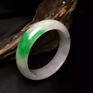 绿白翡翠价格多少钱