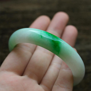 翡翠a货手镯多少钱