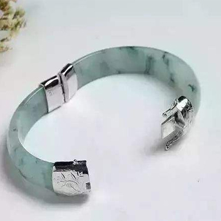 翡翠手镯打碎了能修好吗