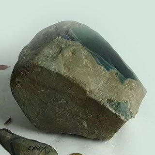 玻璃种蓝水翡翠原石值多少钱