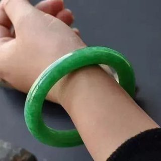 佩戴玉手镯有什么讲究