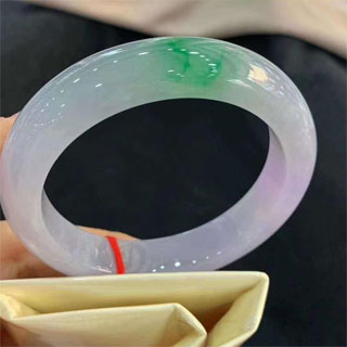 刚买的翡翠手镯如何保养
