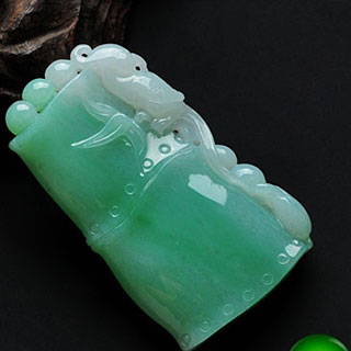 豆冰种翡翠特点
