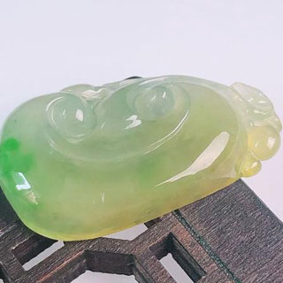 细糯冰种翡翠有棉絮原因