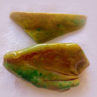 红色翡翠原石价格
