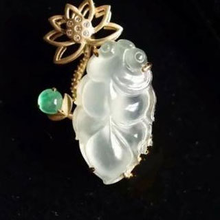 女孩戴金鱼吊坠合适吗