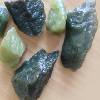 海滩石头有玉石吗