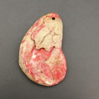普通红石头是鸡血石吗