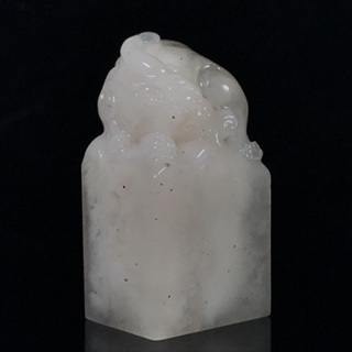 瓷白寿山石价格