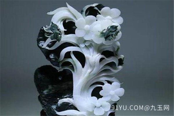 白独山玉.jpg?x-oss-process=image/auto-orient,1/quality,q_90/watermark,image_dXBsb2Fkcy93YXRlcl9tYXJrL2ppdXl1LnBuZz94LW9zcy1wcm9jZXNzPWltYWdlL3Jlc2l6ZSxQXzM1L2JyaWdodCw4NA,x_12,y_18