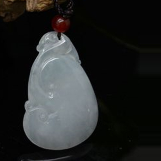 冰糯淡绿翡翠如意挂件价格