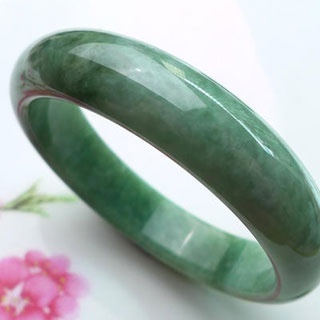 纯白色翡翠手镯价格