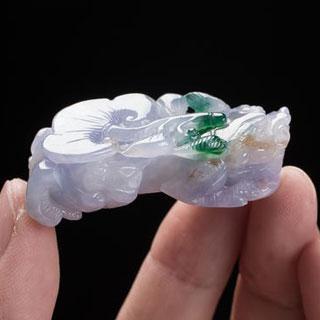 纯白色翡翠是假的吗