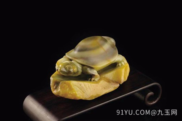 青田石雕件2.jpg?x-oss-process=image/auto-orient,1/quality,q_90/watermark,image_dXBsb2Fkcy93YXRlcl9tYXJrL2ppdXl1LnBuZz94LW9zcy1wcm9jZXNzPWltYWdlL3Jlc2l6ZSxQXzM1L2JyaWdodCw4NA,x_12,y_18