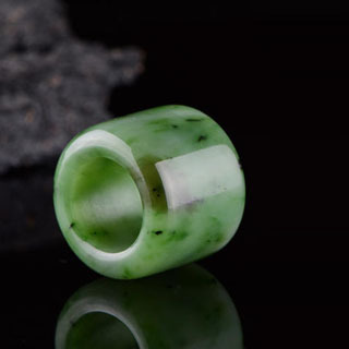 独山玉扳指的价值