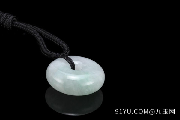翡翠平安扣6.jpg?x-oss-process=image/auto-orient,1/quality,q_90/watermark,image_dXBsb2Fkcy93YXRlcl9tYXJrL2ppdXl1LnBuZz94LW9zcy1wcm9jZXNzPWltYWdlL3Jlc2l6ZSxQXzM1L2JyaWdodCw4NA,x_12,y_18