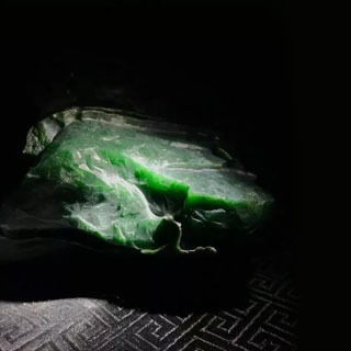极品翡翠原石特征